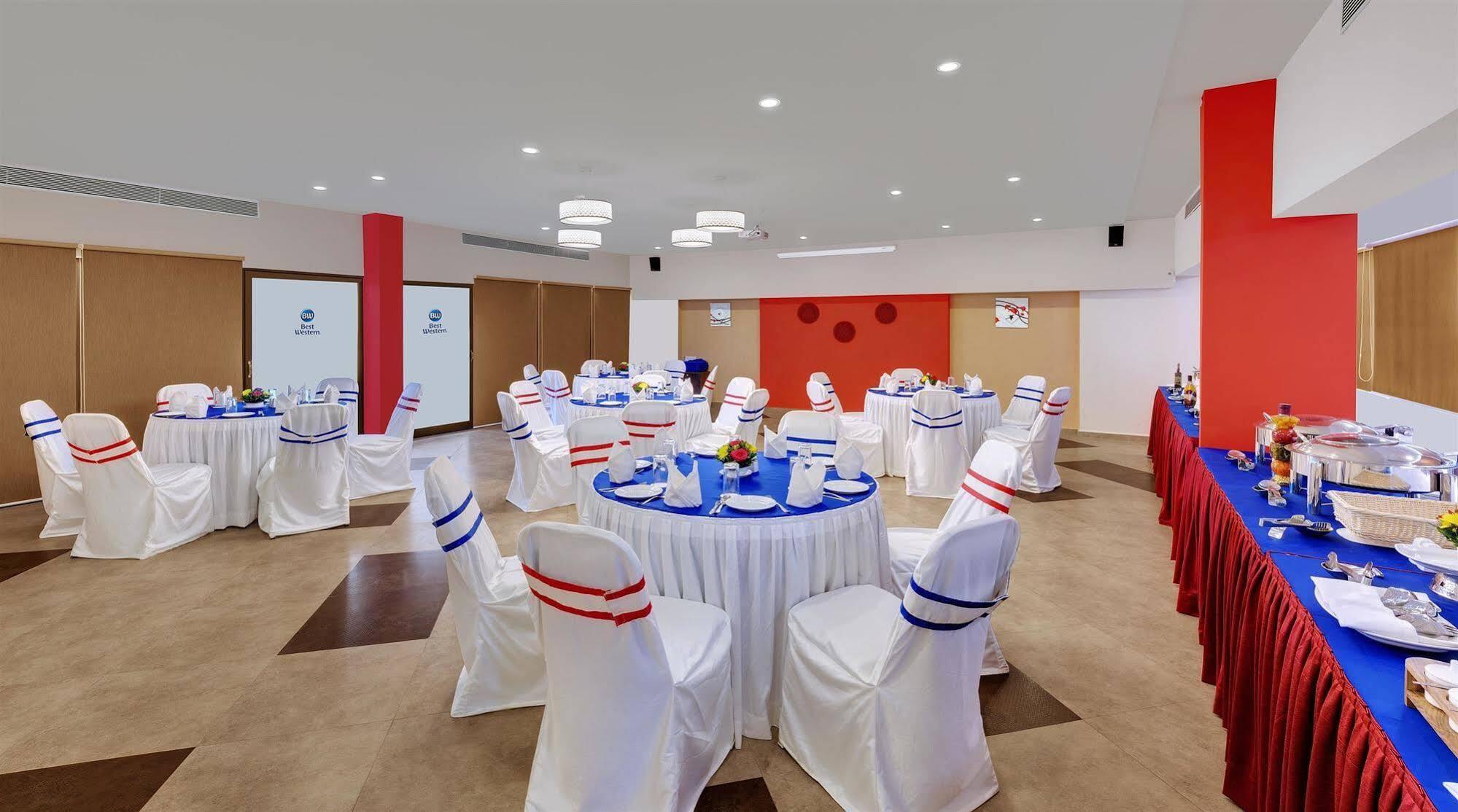Best Western Alkapuri, ואדודרה מראה חיצוני תמונה
